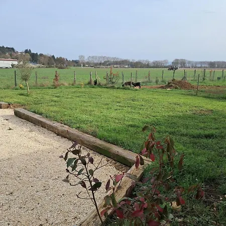 Dom wakacyjny Maison Entiere, Terrain ,cours Meximieux